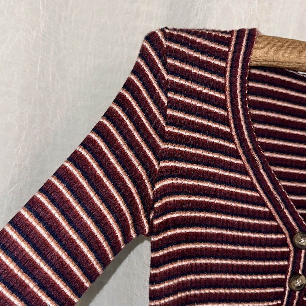 AE XS Burgundy Striped Ribbed Knit V-Neck Long Sleeve Knee Length Dress - Picture 6 of 12